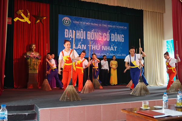 Đại hội cổ đ&ocirc;ng C&ocirc;ng ty CP M&ocirc;i trường v&agrave; c&ocirc;ng tr&igrave;nh đ&ocirc; thị Nghệ An